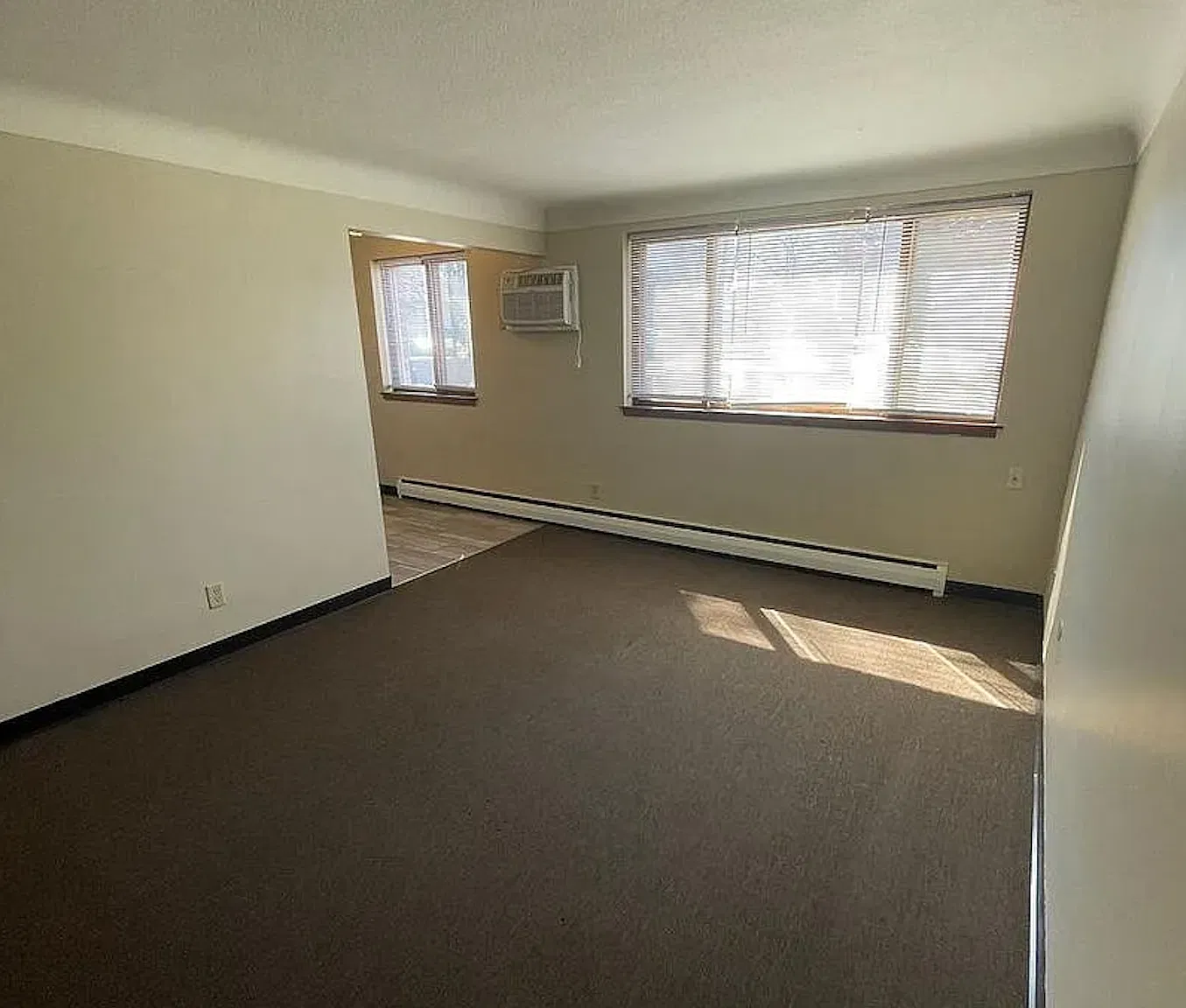 1 bed, 658 sqft, $920 — Photo 2