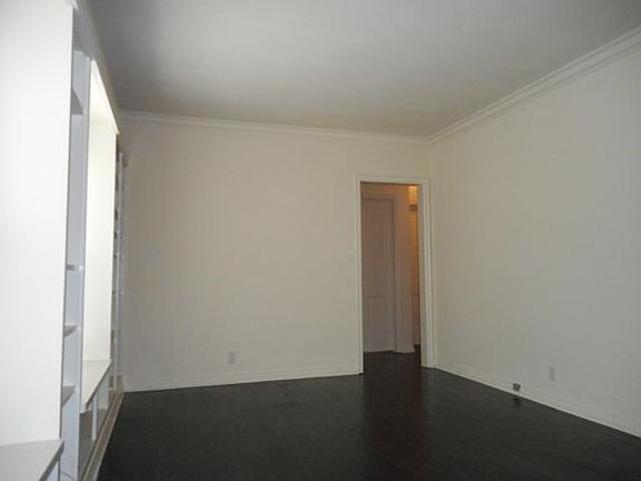 5th image of 6836 Camrose Dr