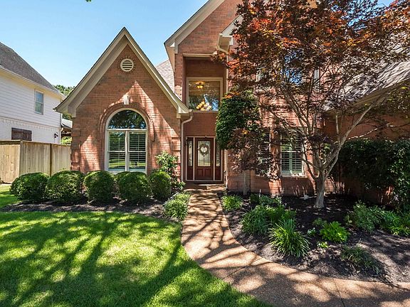 3rd image of 741 Twin Leaf Dr