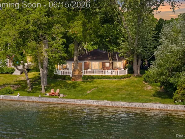 3080 Jackson Blvd, Highland, MI 48356