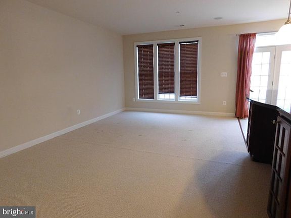 4th image of 626 Pelican Ave #626