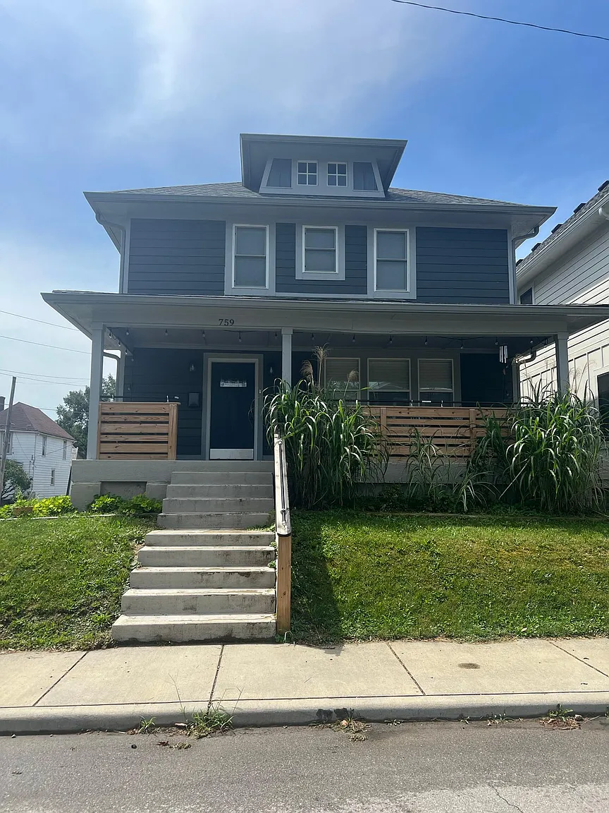 759 Terrace Ave photo 1