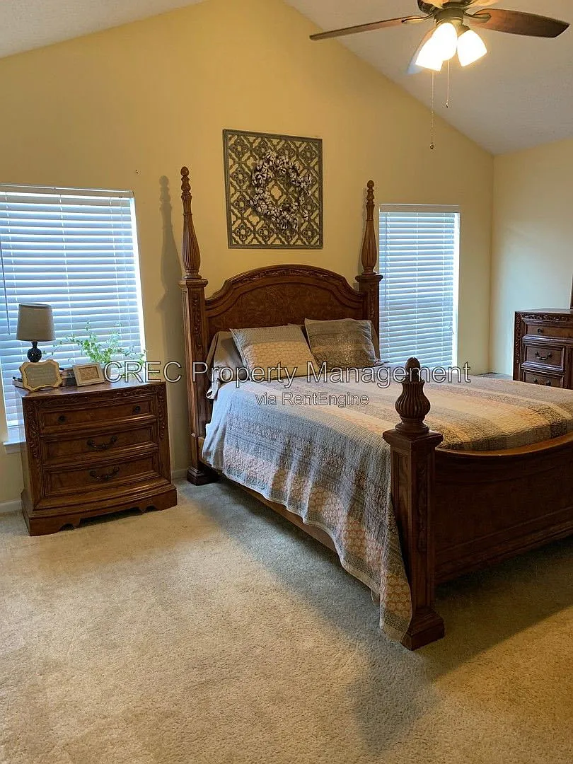 3 bed, 2.0 bath, 1457 sqft, $2,100 — Photo 4