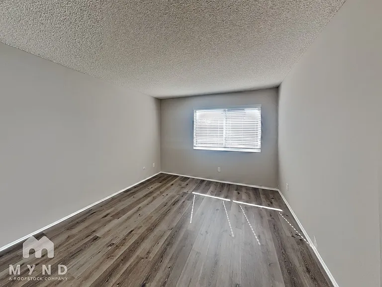 2421 Cypress St — Photo 10
