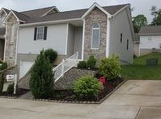 21 Deer Valley Dr, Hurricane, WV 25526