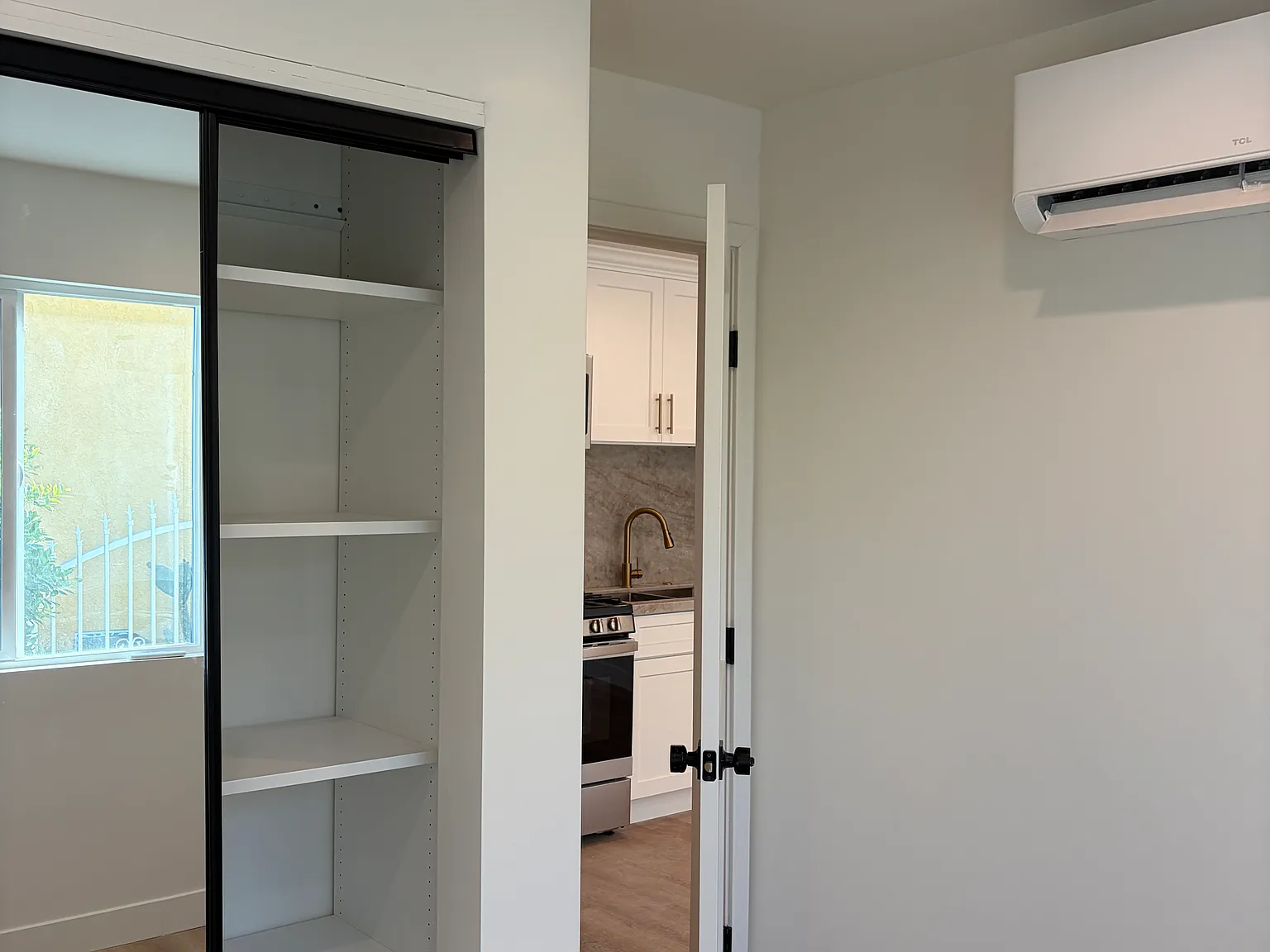 1 bed, 350 sqft, $2,200 — Photo 3