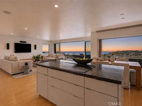 4th image of 1554 E Oceanfront