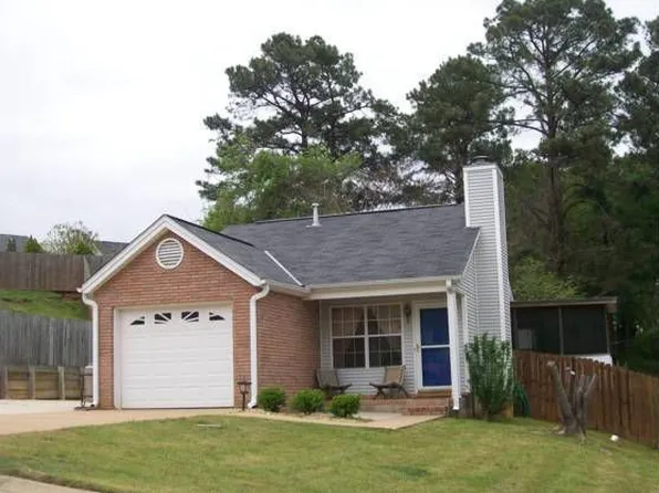 904 Windsong Dr, Northport, AL 35476