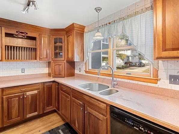 153 Vassall St, Quincy, MA 02170