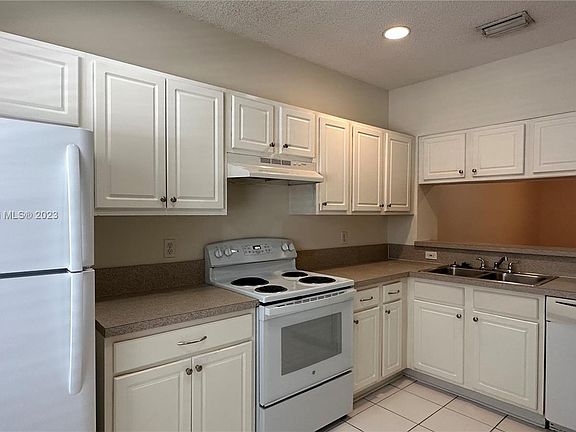3rd image of 5131 Palmbrooke Cir #5131