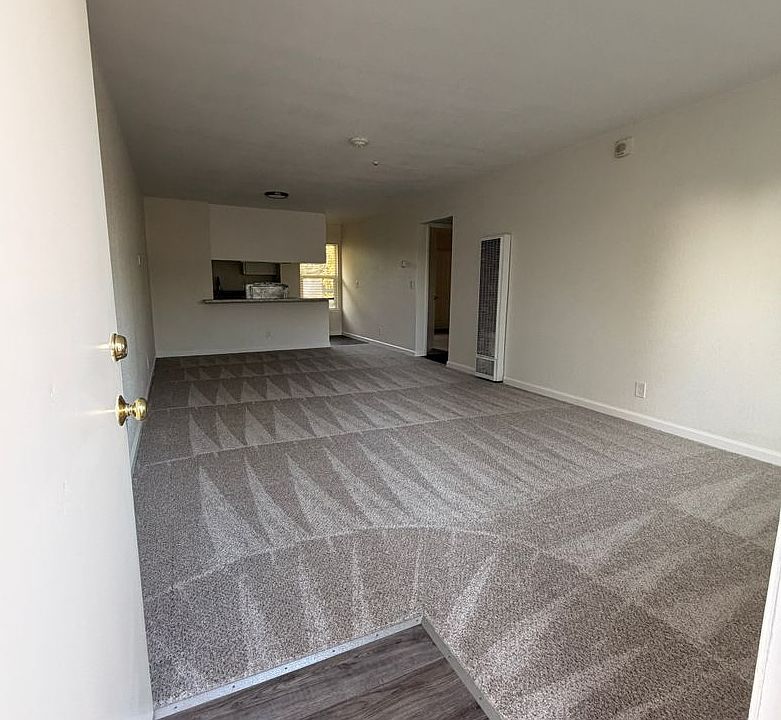 1st image of 918 Sunset Ave #924