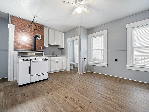 2nd image of 164 Notre Dame Ave #2