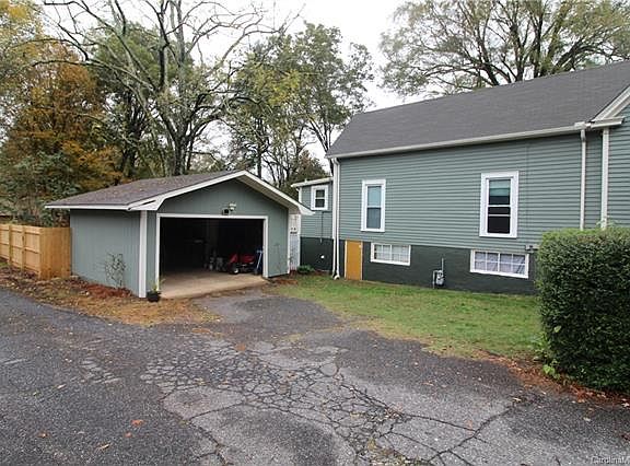3rd image of 233 Kelly St