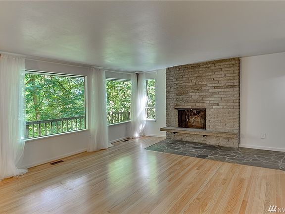 3rd image of 16168 SE 42nd St