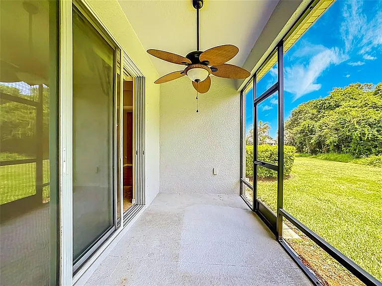 7434 Surrey Pines Dr — Photo 38