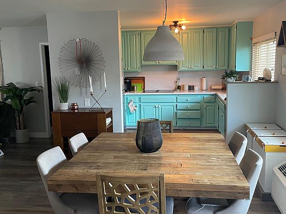 5th image of 2540 Clairemont Dr Unit 301
