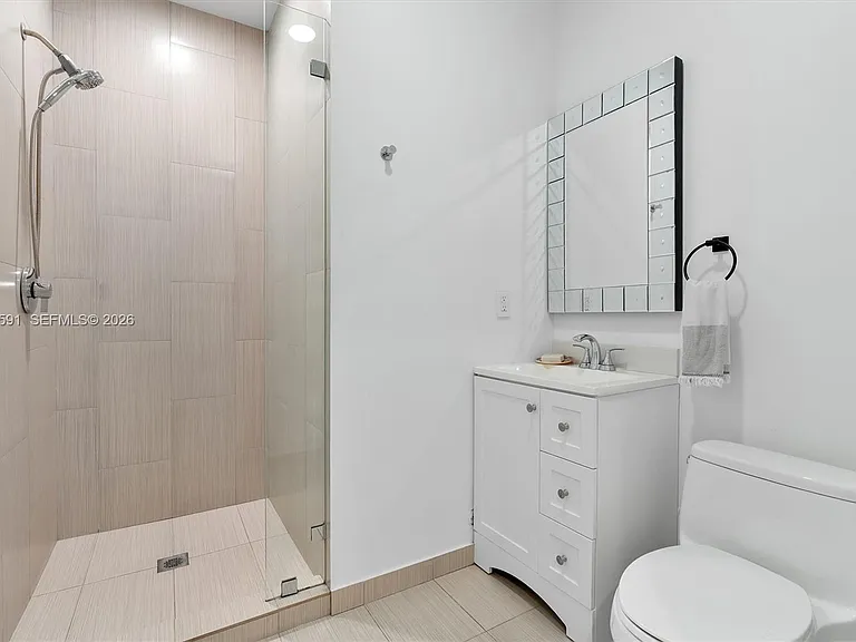 547 NE 59th St — Photo 29