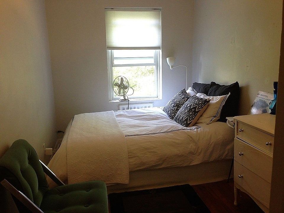 2nd image of 46 S Oxford St APT 6
