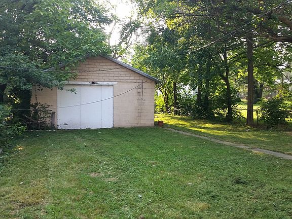 3rd image of 1324 Sharon Ave