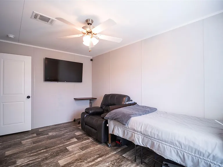 5402 Five Oaks Dr — Photo 18