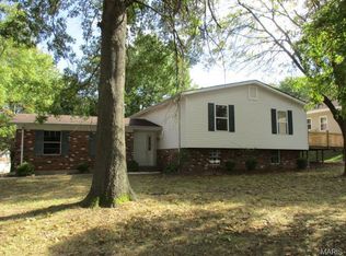 13 Roland Ln, Saint Peters, MO 63376