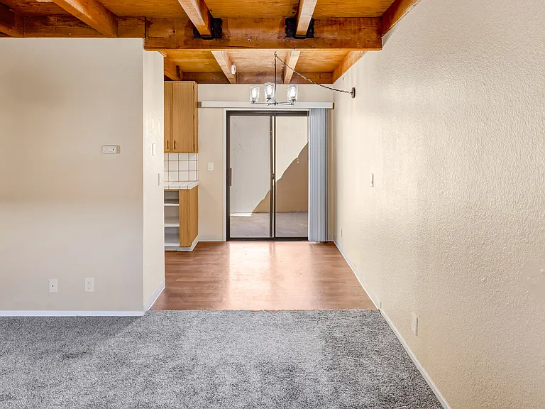 The Gables Apartments — Photo 36