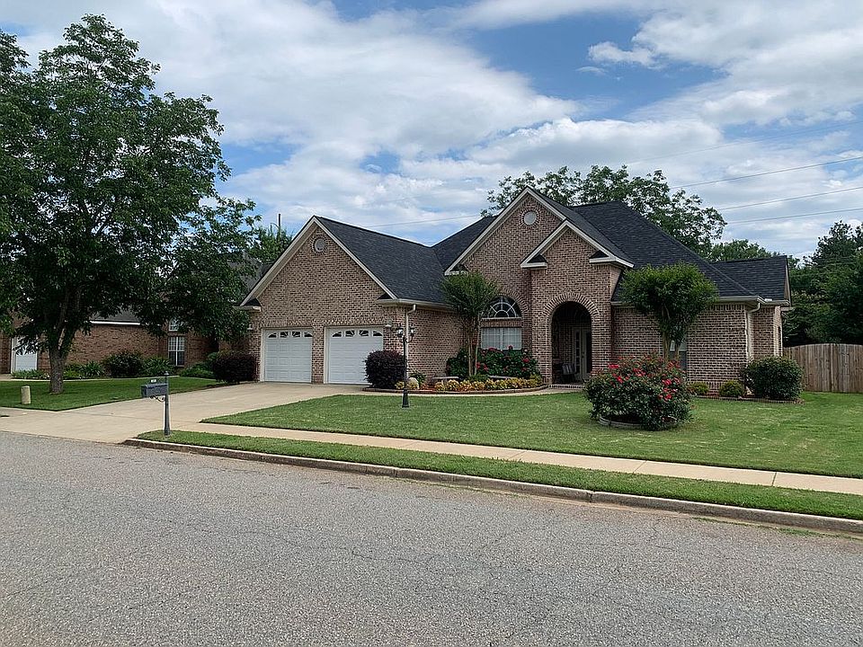 1st image of 303 Saint Marlo Dr
