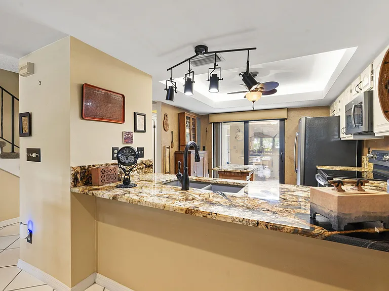 4189 SE Saint Lucie Blvd — Photo 14