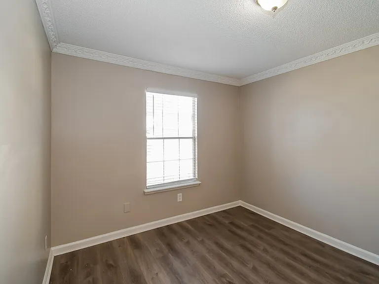 2936 Waters View Cir — Photo 13