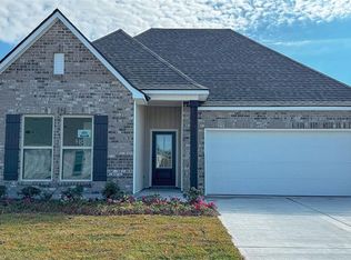 65728 Rouquette Dr, Lacombe, LA 70445