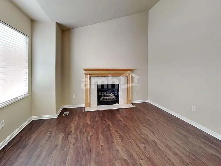 981 Stonehenge Dr — Photo 16