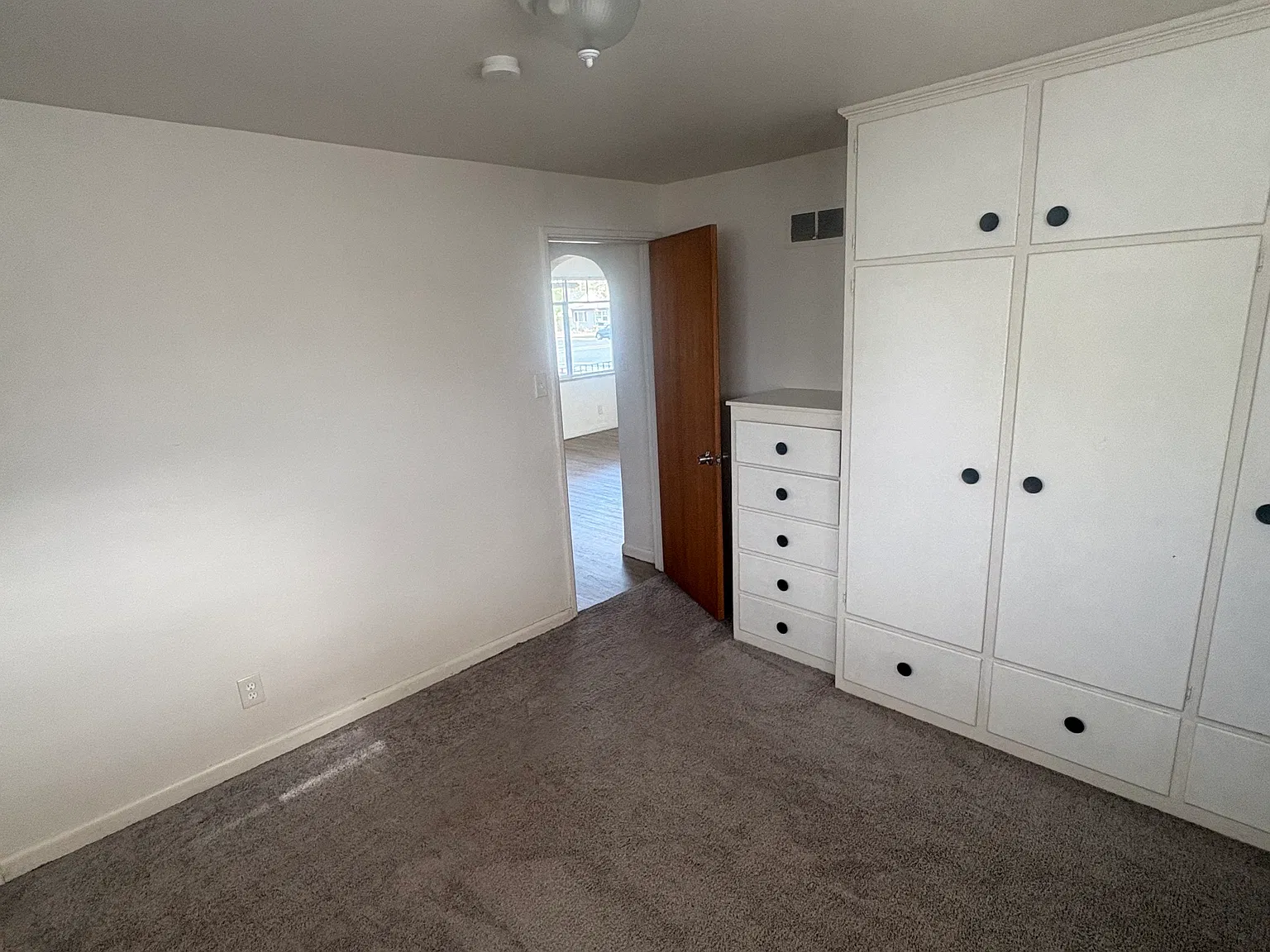 2 bed, 1500 sqft, $1,425 — Photo 3