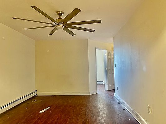 5th image of 30-14 Steinway St #3B