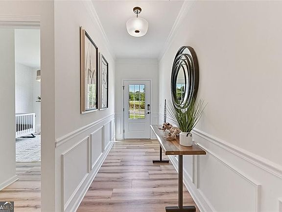 3rd image of 5040 Cecelia Dr