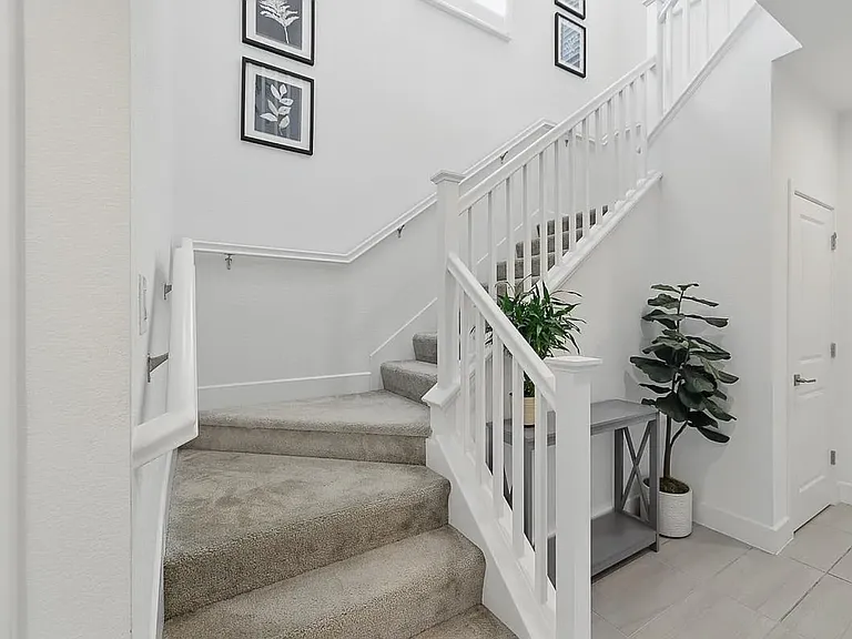 410 E Redberry Pl — Photo 4