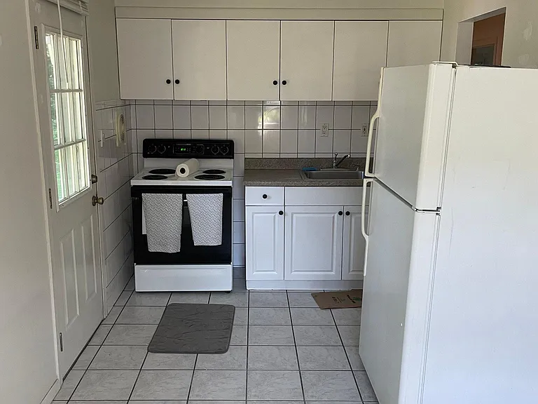 28 Warner Ln #1 — Photo 4