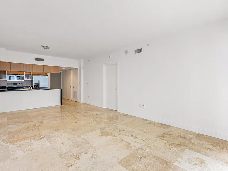 1750 N Bayshore Dr #2409 — Photo 7