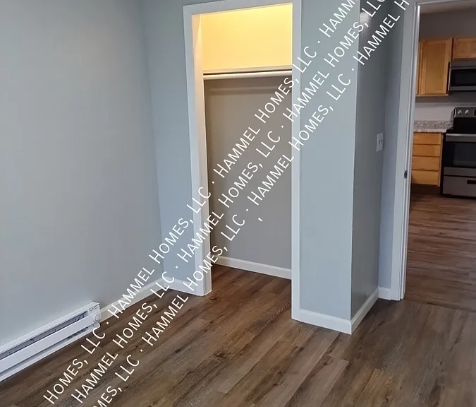 627 E 2nd St S #3 — Photo 13