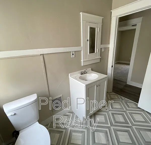 1254 S Chicago Ave — Photo 19