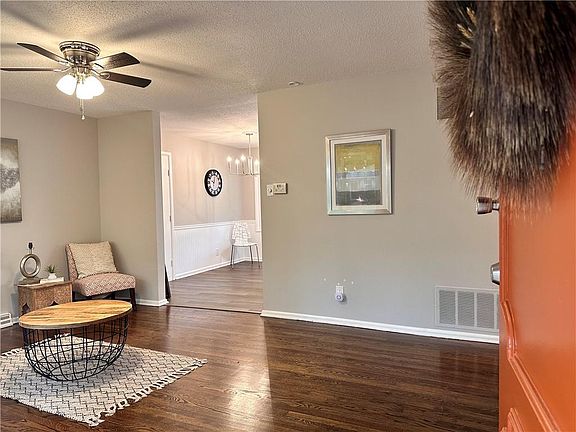 3rd image of 11006 Booth Ave