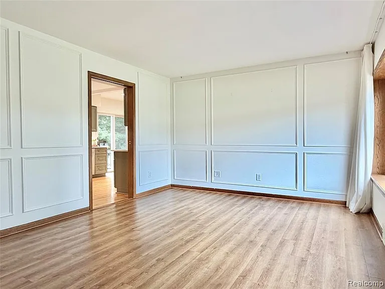 306 Michelson Rd — Photo 13