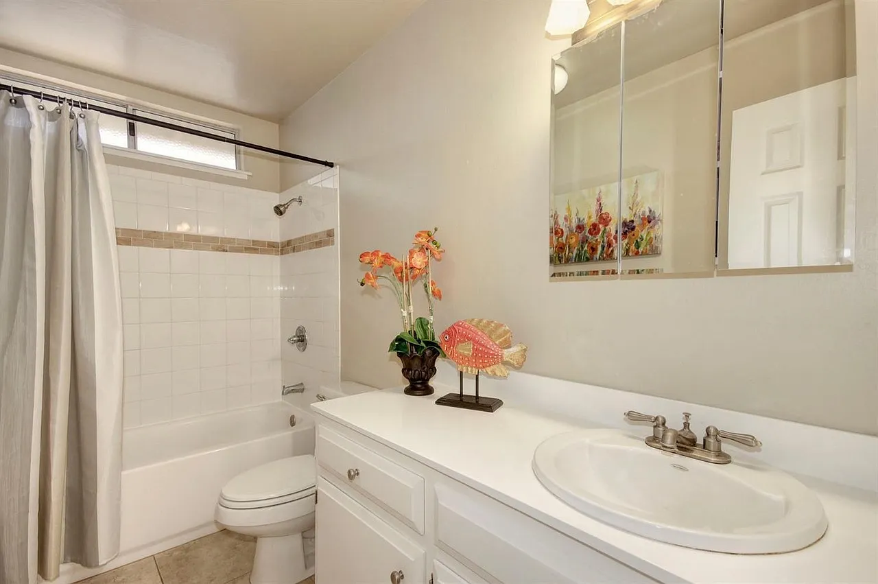 1 bed, 160 sqft, $1,150 — Photo 3