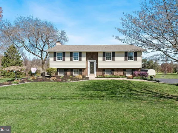 1179 Hilltop Ln, Coatesville, PA 19320