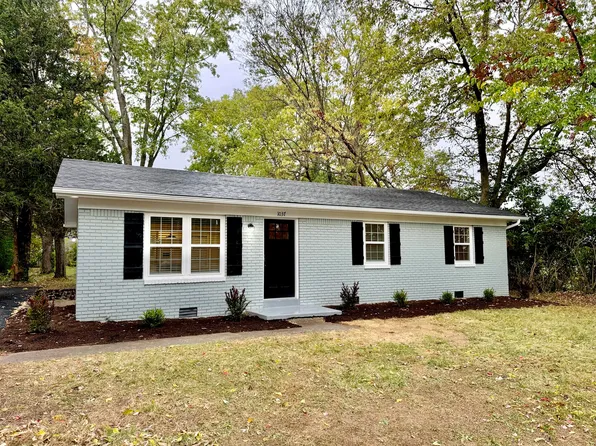 1037 Greenview Dr, Danville, KY 40422