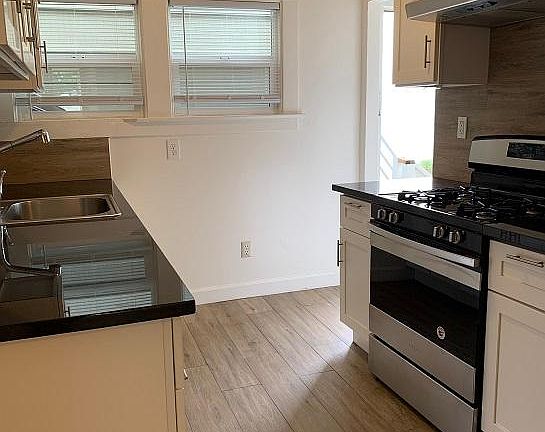 2nd image of 1221 Capuchino Ave Unit C