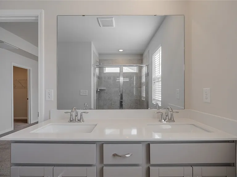 14 Loebner Ln — Photo 25