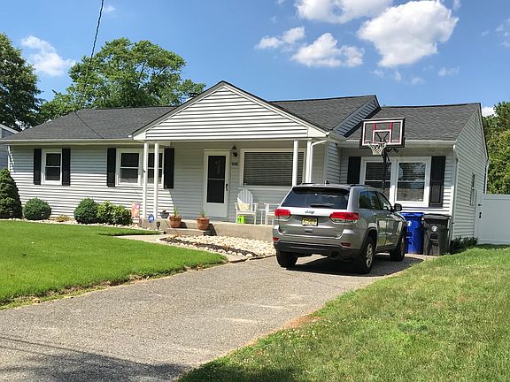 2nd image of 995 Stamler Dr