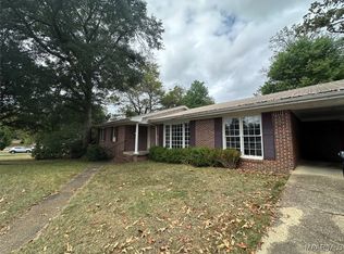 811 Shadow Ln, Prattville, AL 36066