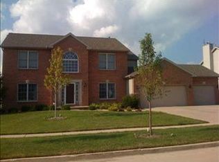 3208 Spahn Ln, Bloomington, IL 61704