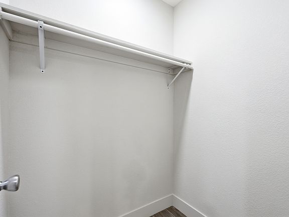 4th image of 1503 N Glenn Ave #B